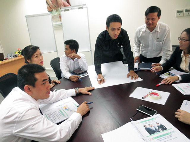 Kỹ năng hướng dẫn và động viên Nhân Viên làm việc hiệu quả - Sacombank (09 & 10.12.2014)